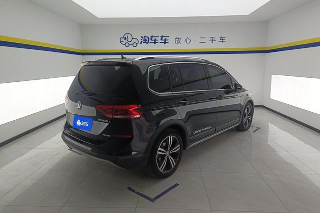 Volkswagen Touran 2018 — фото 3