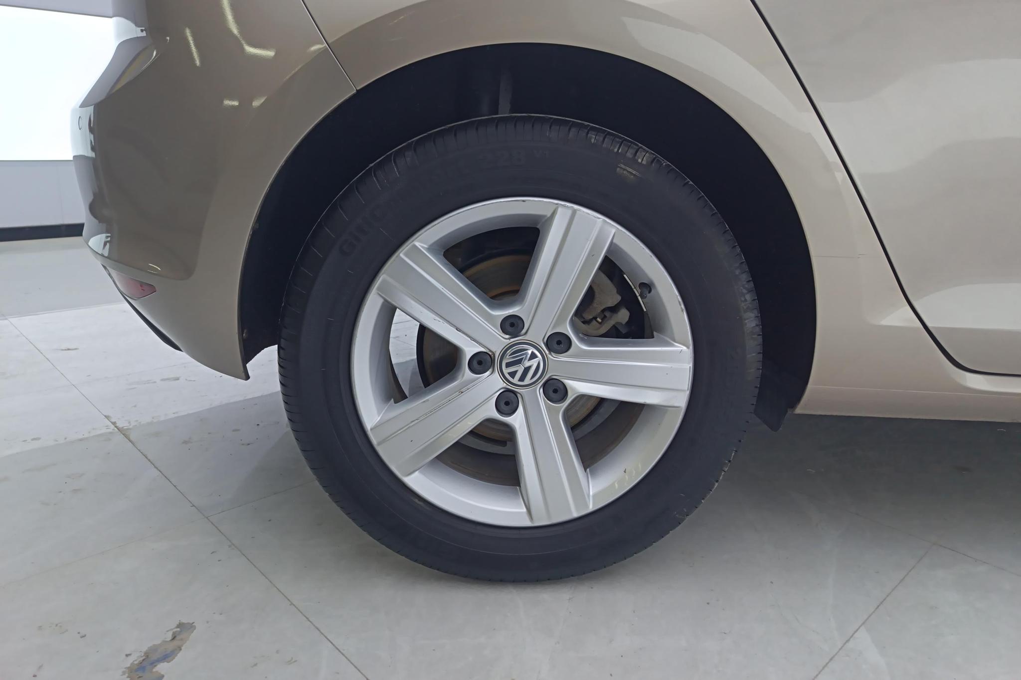 Volkswagen Golf 2016 230TSI AT Comfort