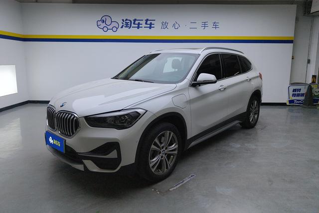 BMW X1 Hybrid 2020 — фото 1