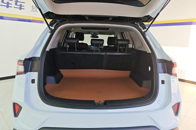 Wuling Asta 2022 2.0 L DHT — фото 17