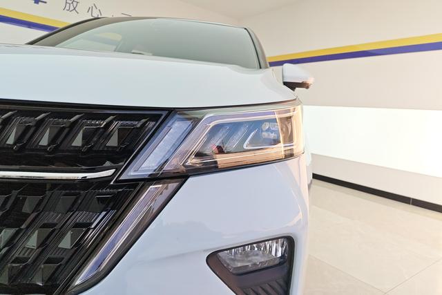 Wuling Asta 2022 2.0 L DHT — фото 4