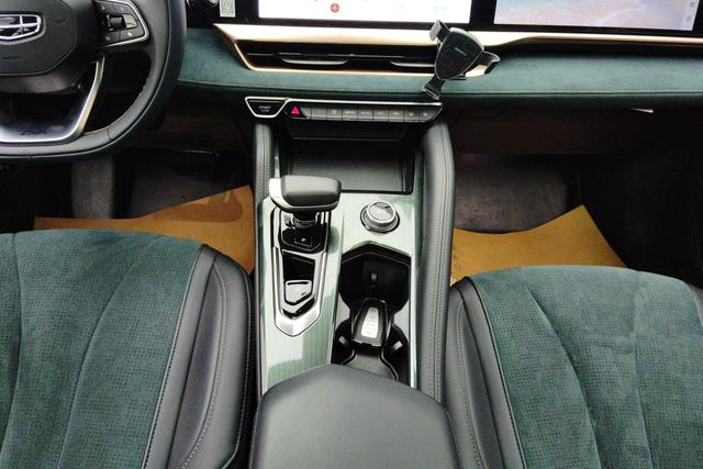 Geely Automobile Xingyue L 2022 Синий из Китая, фото 2