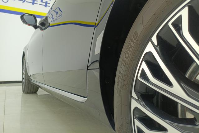 Red flag H5 2024 Черный из Китая