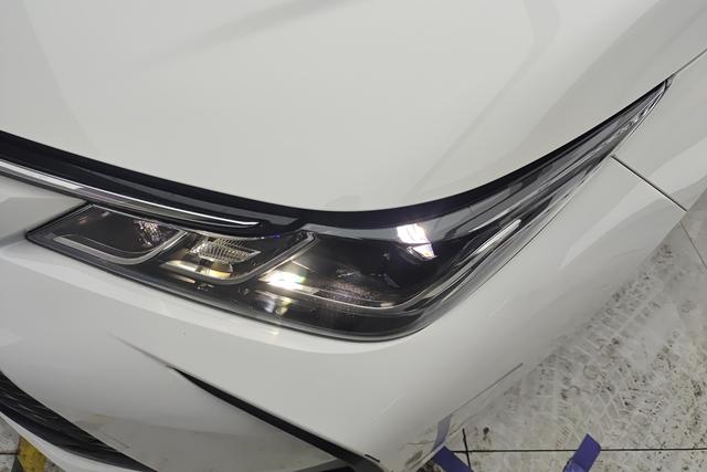 Toyota Corolla 2024 Белый из Китая, фото 4