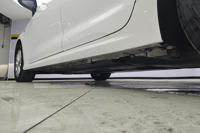 Toyota Corolla id 3782277 из Китая 17