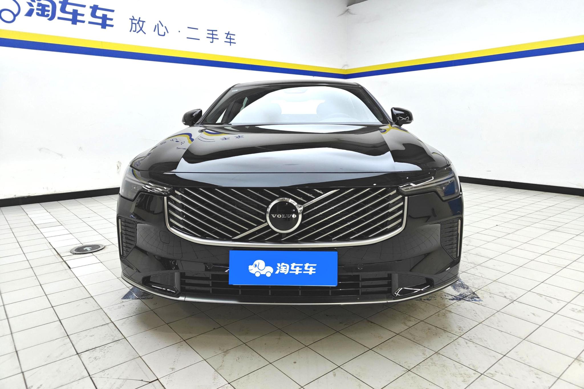 Volvo S90 2026 B5 Luxury