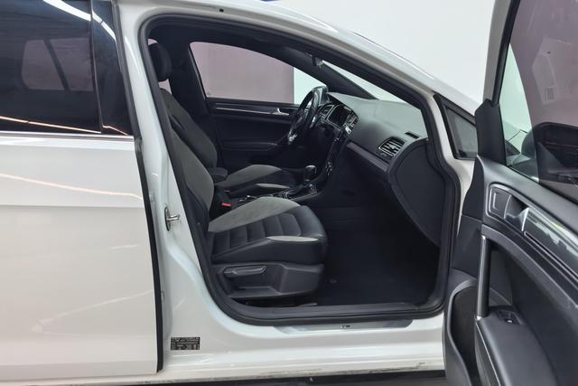 Volkswagen Golf 2020 Белый из Китая