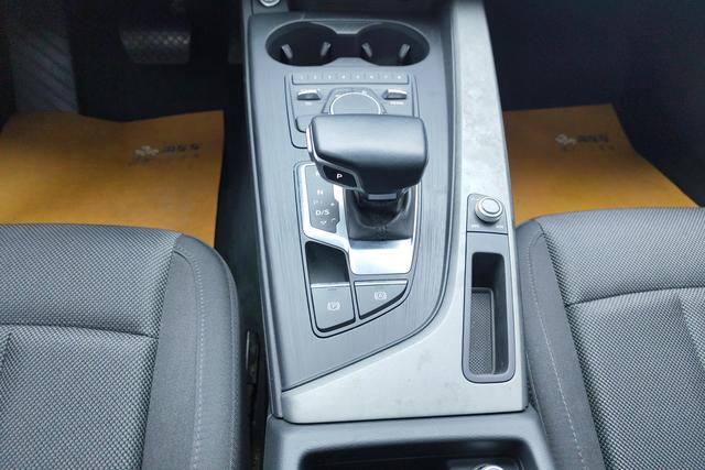 Audi A4L 2019 40 TFSI VI — фото 15