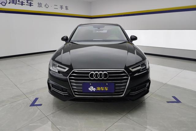 Audi A4L 2019 40 TFSI VI — фото 2