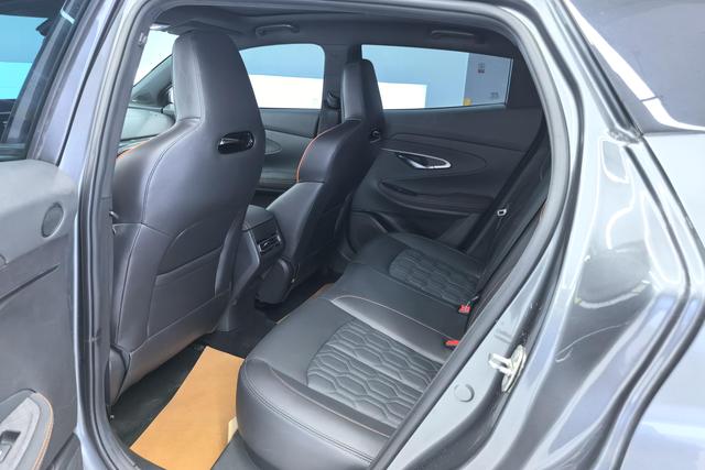 Chang'an UNI-T 2022 Темно-серый из Китая