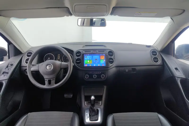 Volkswagen Tiguan — фото 9