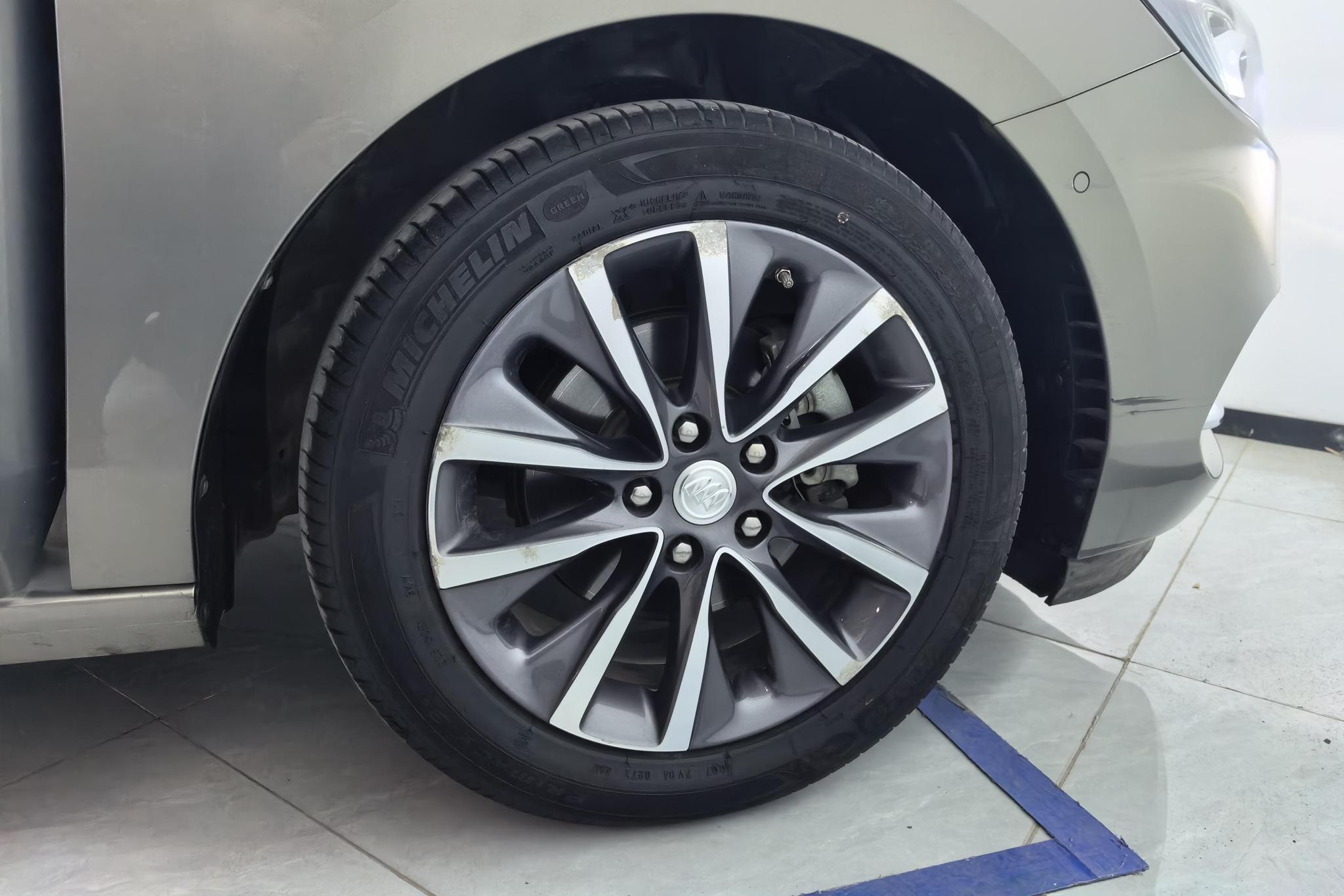 Buick GL6 2018 18T 6 мест Luxury