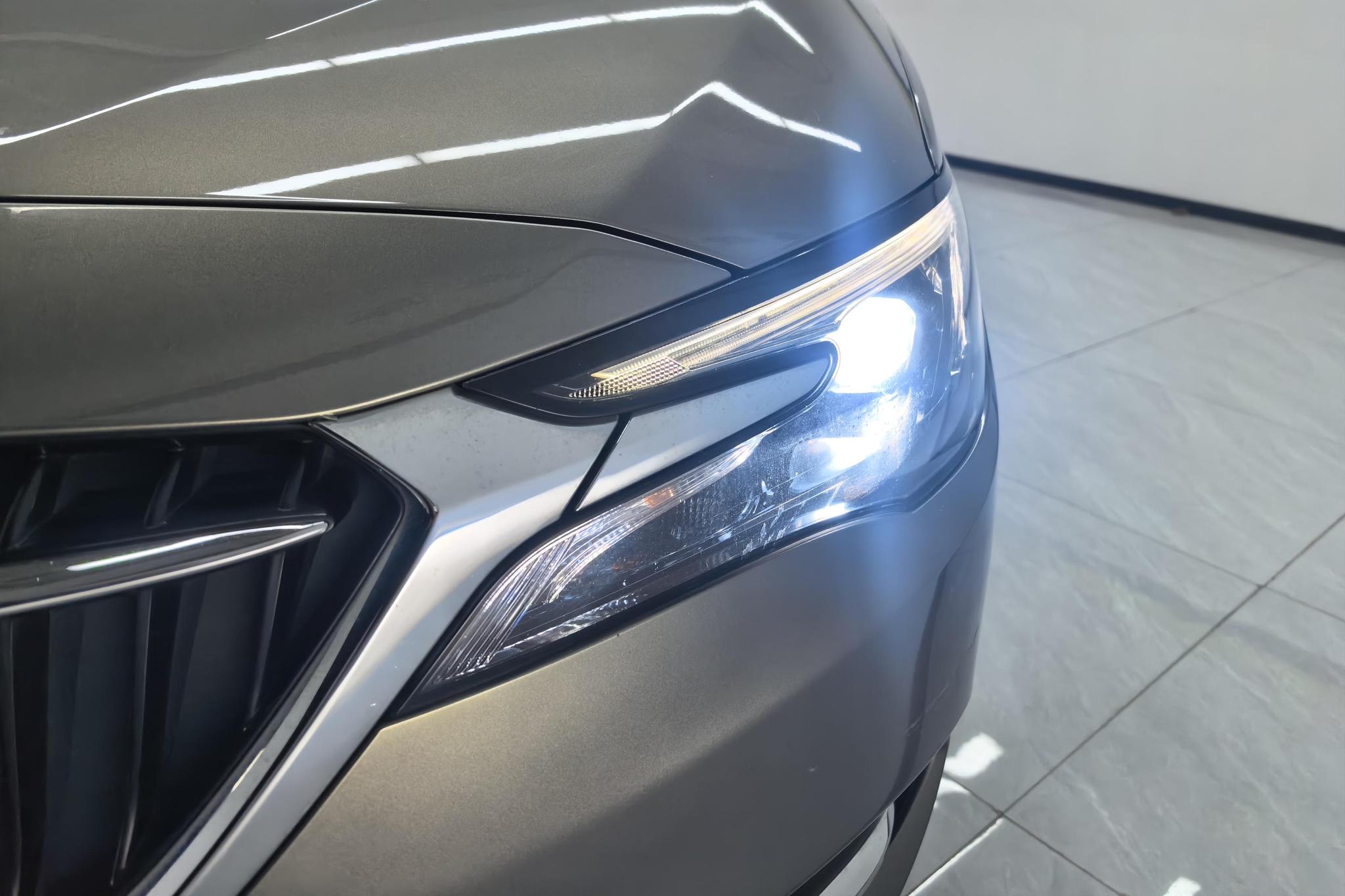 Buick GL6 2018 18T 6 мест Luxury