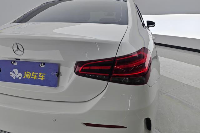 Mercedes-Benz Class A 2021 Белый из Китая