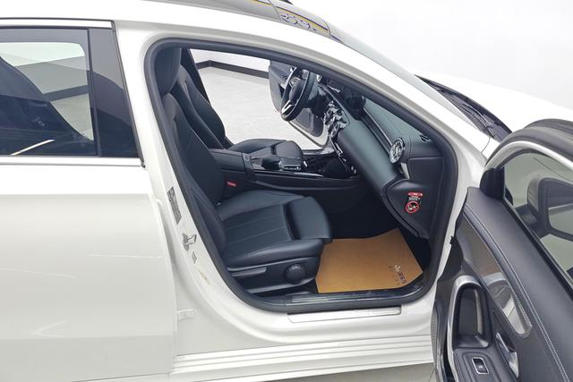 Mercedes-Benz Class A 2021 Белый из Китая, фото 4