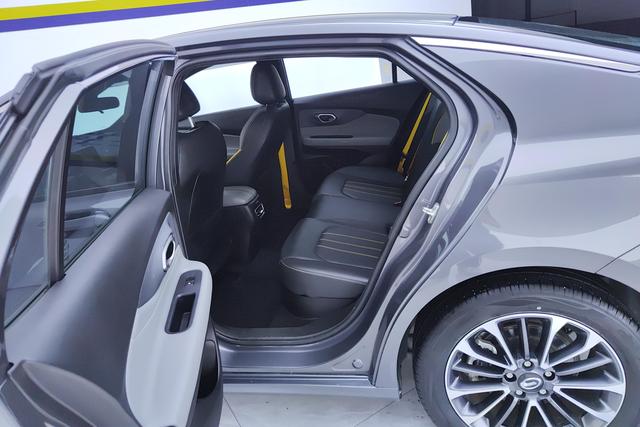 GAC Trumpchi Shadow Leopard 2023 Темно-серый из Китая, фото 6