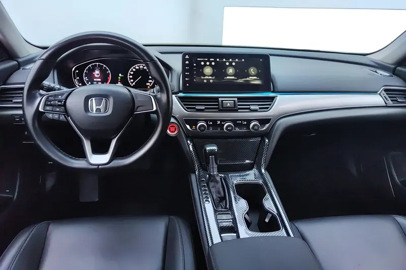 Honda Accord — фото 9