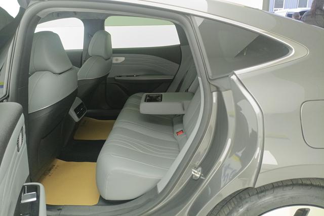 Geely Galaxy E8 2024 — фото 15