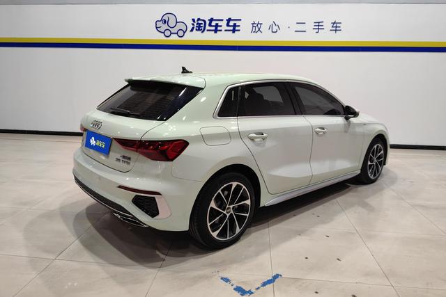 Audi A3 2024 Sportback 35 TFSI Sport — фото 3