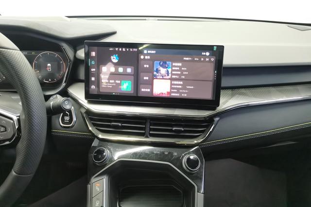 Lynk 06 2023 Зеленый из Китая, фото 5