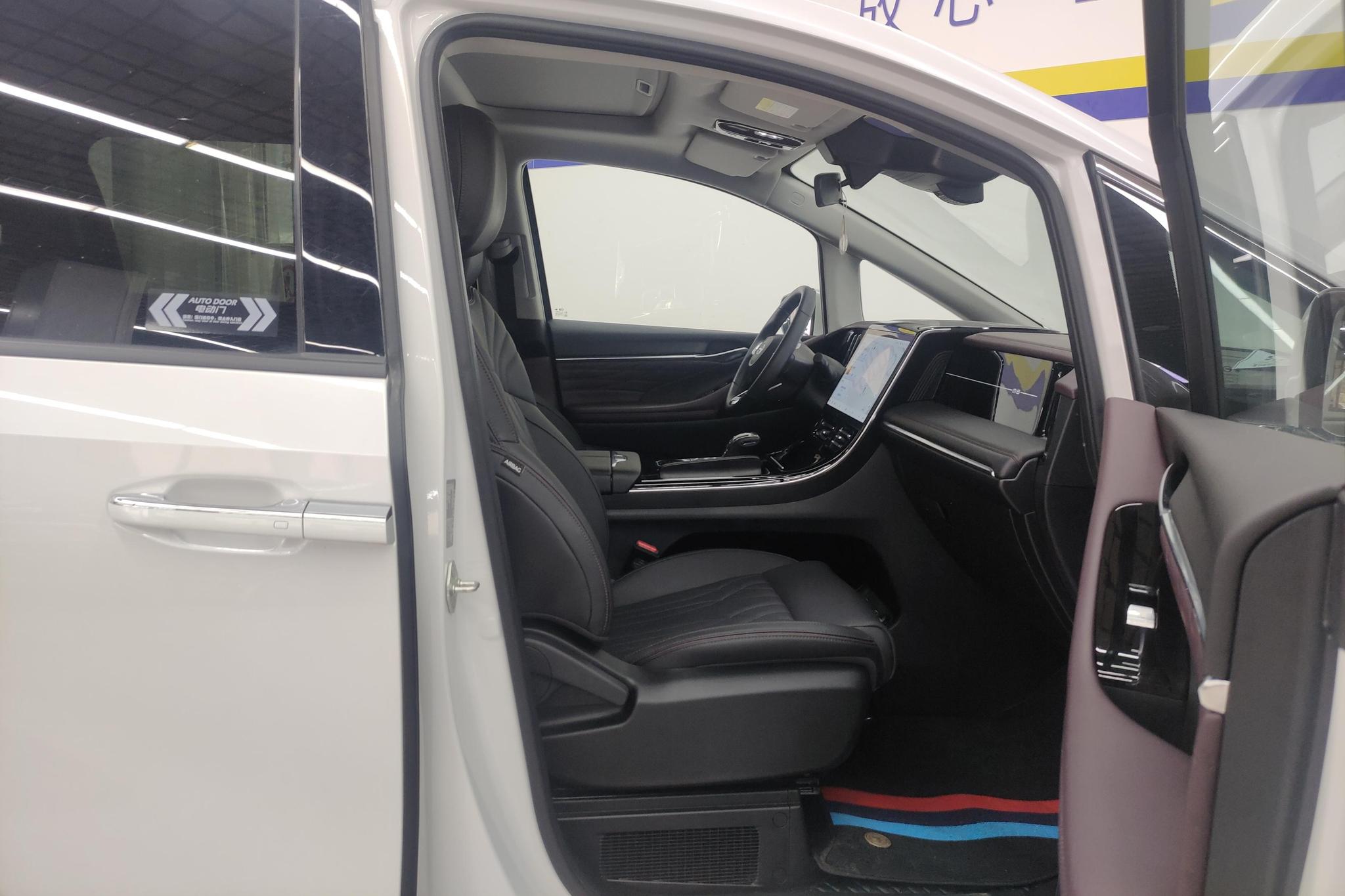GAC M8 2024 2.0TGDI Luxury
