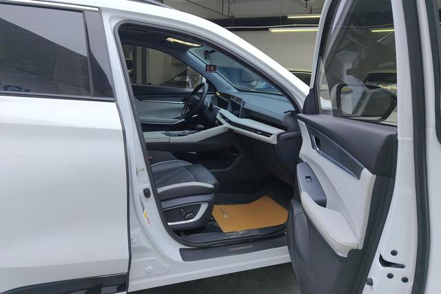 Changan CS75 PLUS 2023 1.5 T ATPremium — фото 15