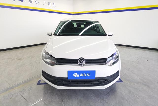 Volkswagen Polo 2016 1.4 L AT — фото 2