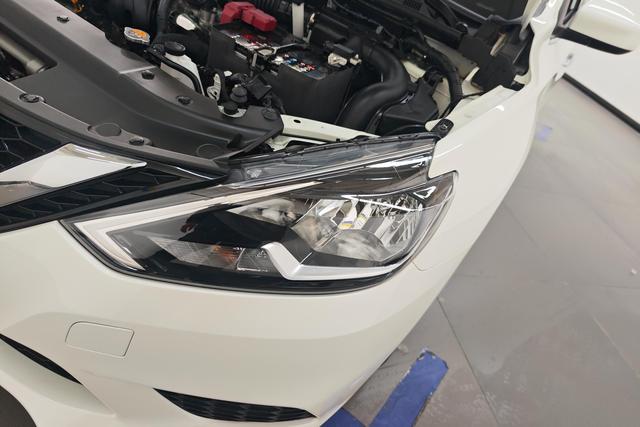 Nissan Xuan Yi 2023 Белый из Китая, фото 2