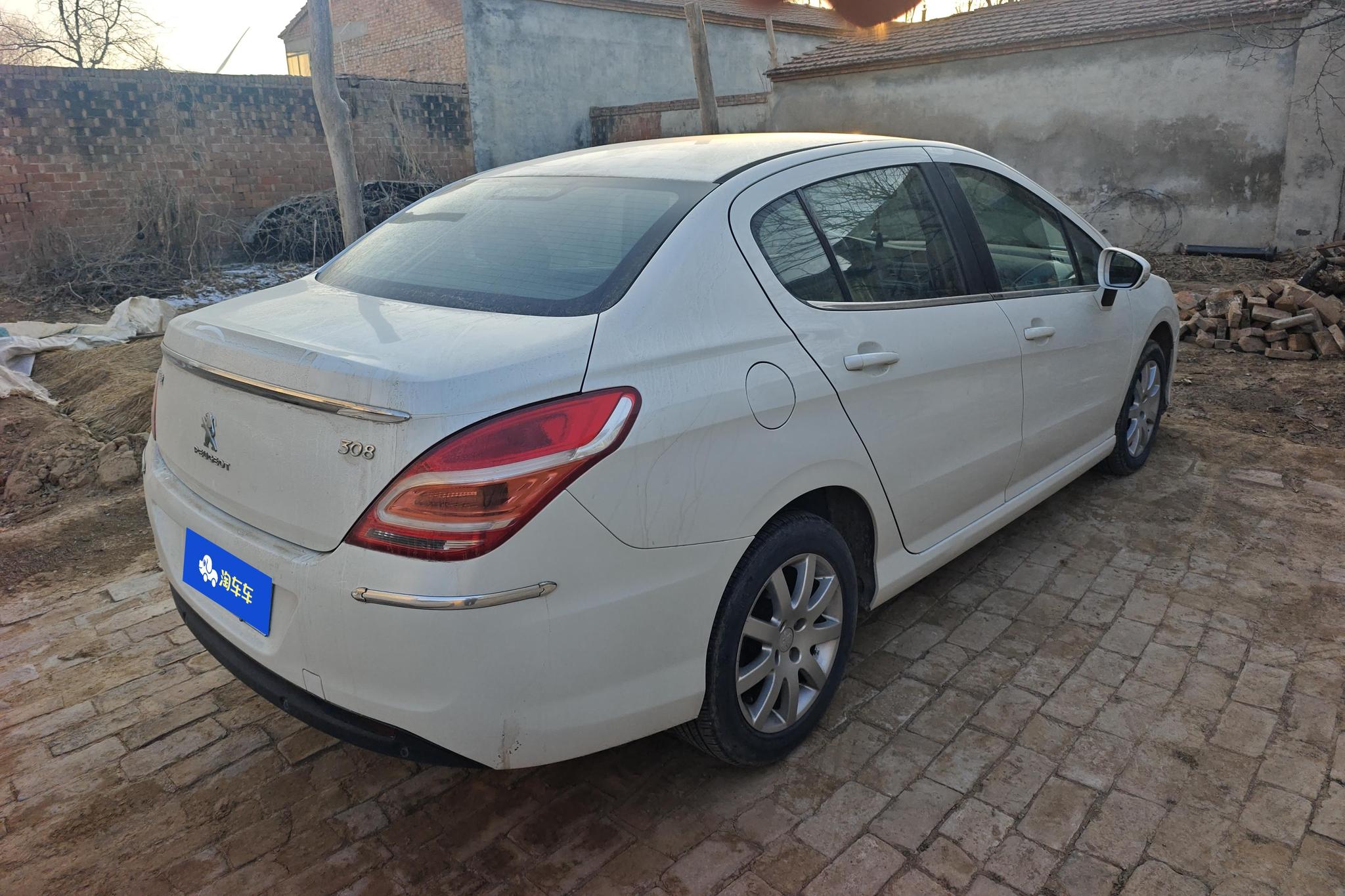 Peugeot 308 2014 1.6L MT
