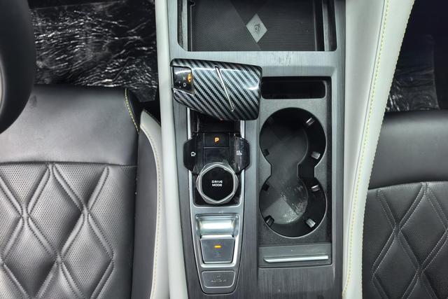 Chang'an CS75 PLUS 2024 Темно-серый из Китая, фото 3