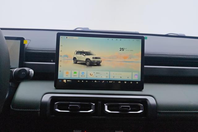 Baojun Yue Ye Plus 2024 Зеленый из Китая, фото 4