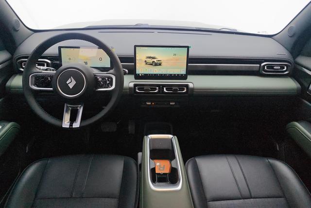 Baojun Yue Ye Plus id 3840863 из Китая 8