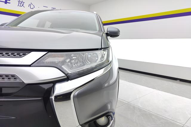 Mitsubishi Outlander 2020 2.0 L 2 WD 7 — фото 4