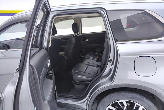 Mitsubishi Outlander 2020 2.0 L 2 WD 7 — фото 16