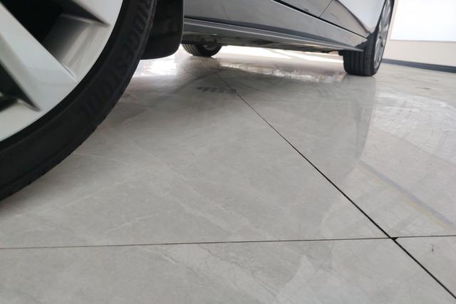 Mazda 3 Angkesaila 2022 Темно-серый из Китая, фото 2