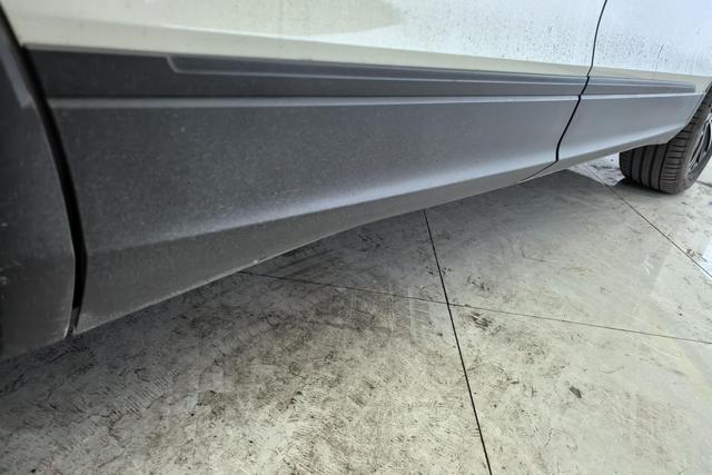 Volkswagen Tiguan L 2021 Темно-серый из Китая, фото 2