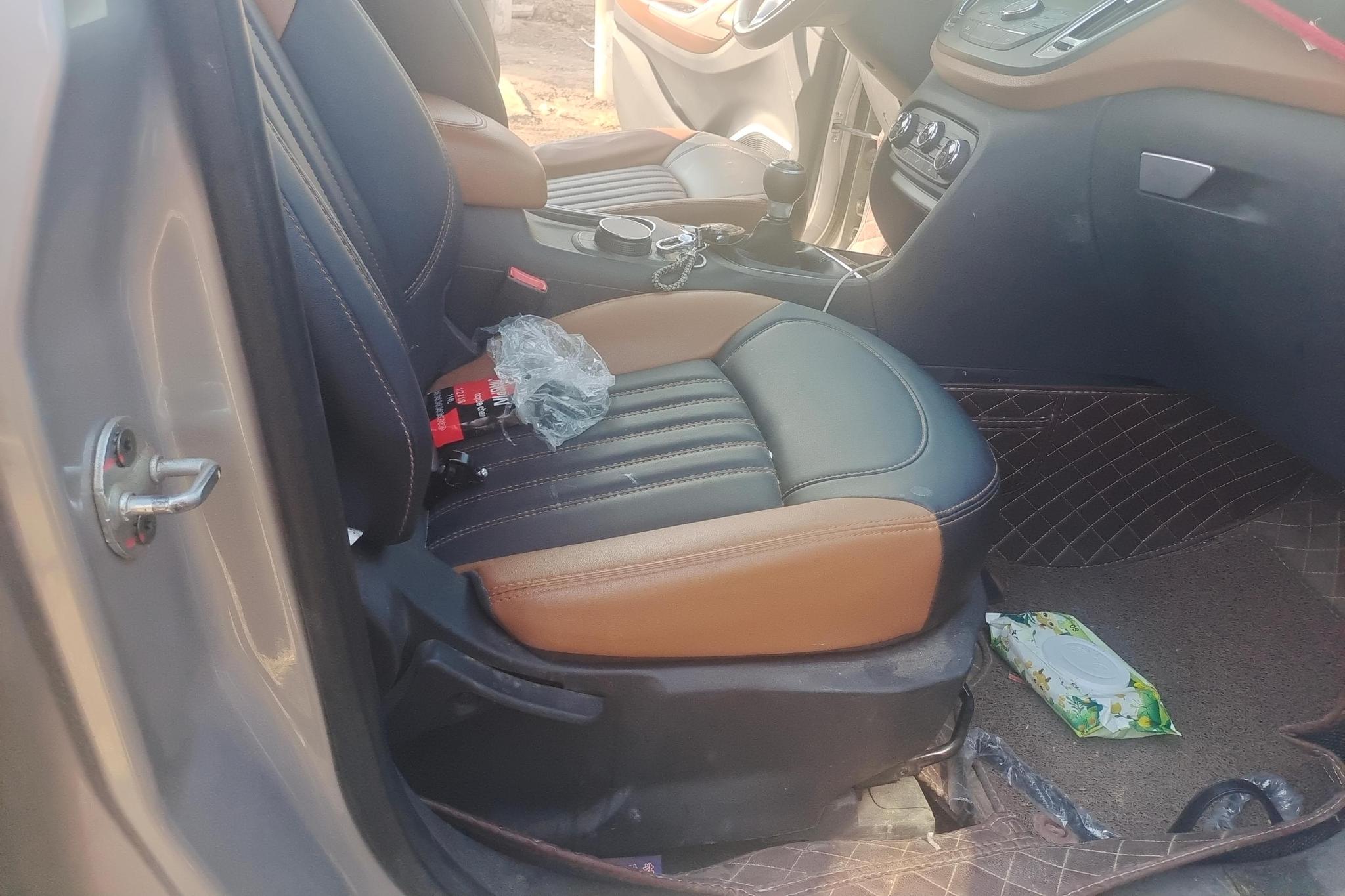 Soueast DX7 2015 1.5T MT Luxury