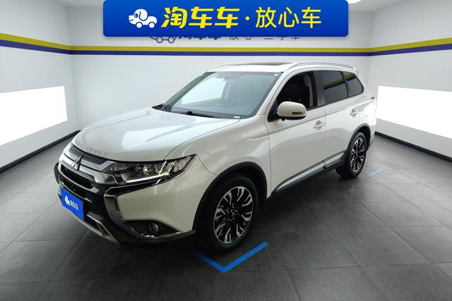 Mitsubishi Outlander 2019 — фото 1
