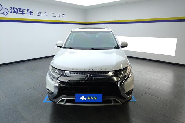 Mitsubishi Outlander 2019 — фото 2