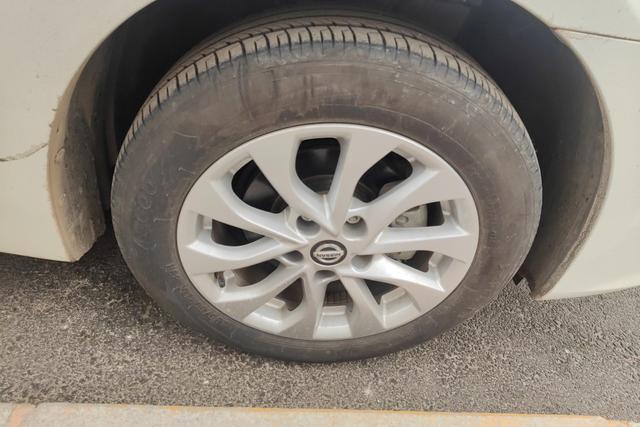 Nissan Xuan Yi id 3783500 из Китая 14