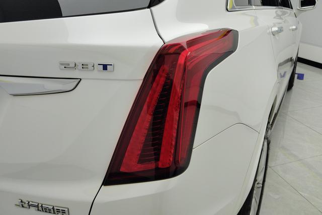 Cadillac XT5 2022 2.0 T 2 WDLuxury — фото 5