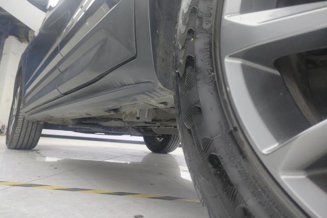 Geely Automobile Binyue 2025 Темно-серый из Китая, фото 4