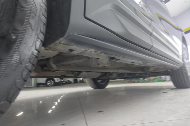 Geely Automobile Binyue 2025 Темно-серый из Китая, фото 5