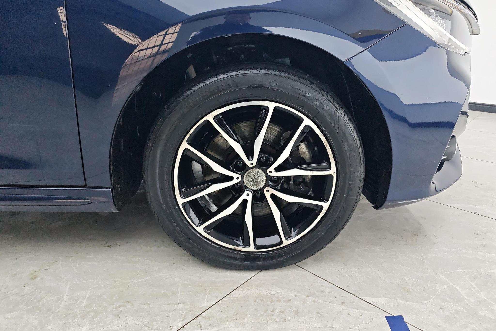 BYD Song MAX MAX 2017 1.5T AT Luxury 7 мест