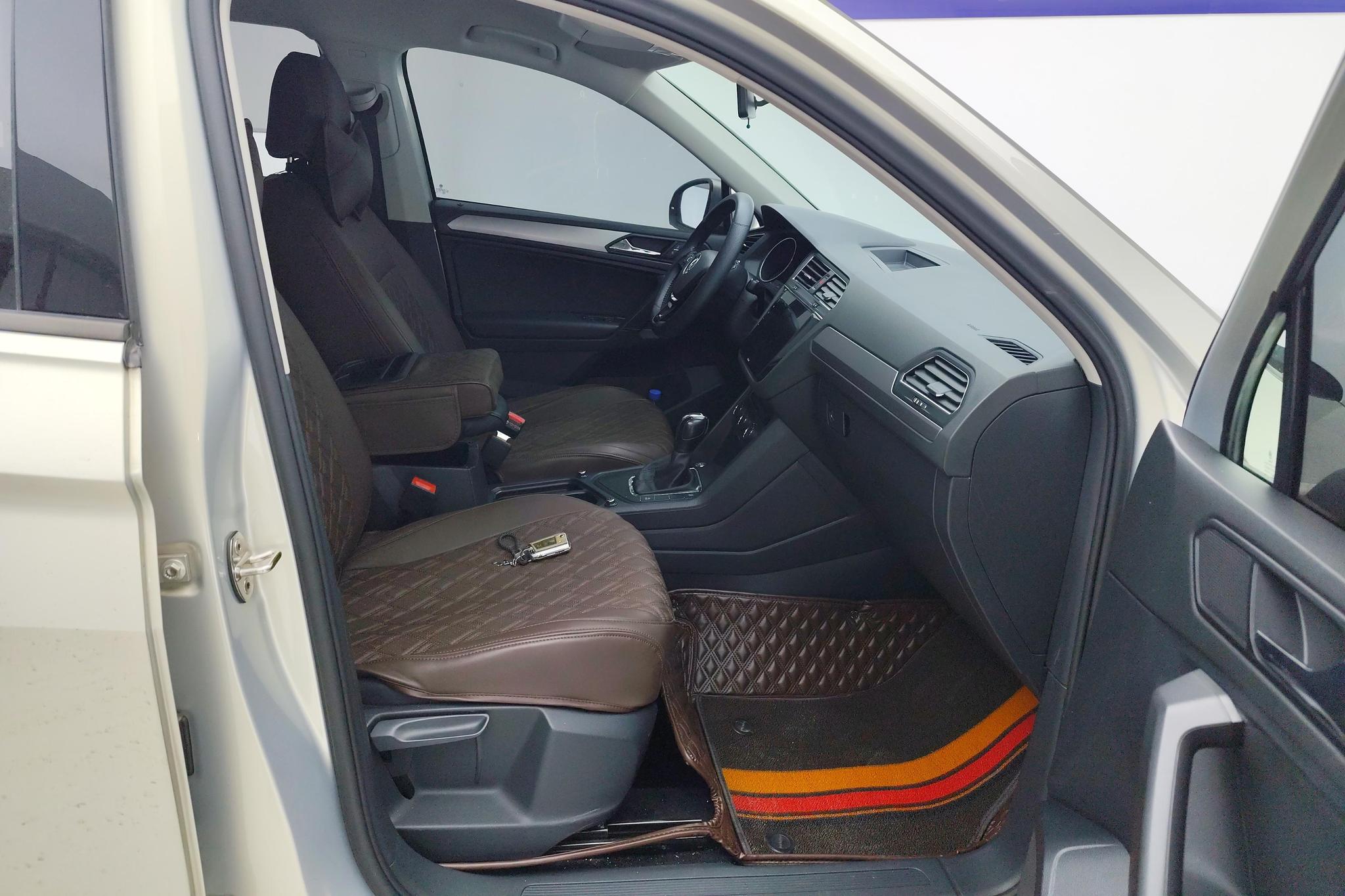 Volkswagen Tiguan L L 2020 330TSI AT V