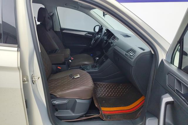 Volkswagen Tiguan L 2020 330 TSI AT 2 WD V — фото 9