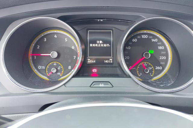 Volkswagen Tiguan L 2020 330 TSI AT 2 WD V — фото 14