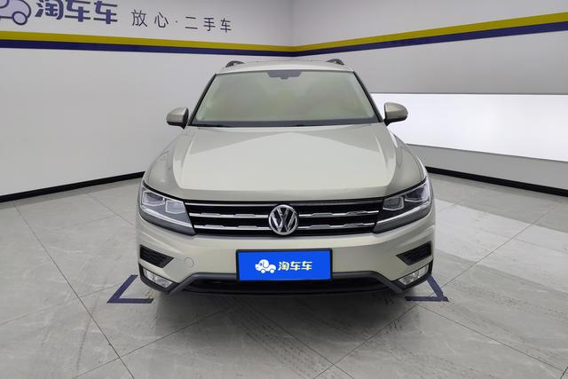 Volkswagen Tiguan L 2020 330 TSI AT 2 WD V — фото 2