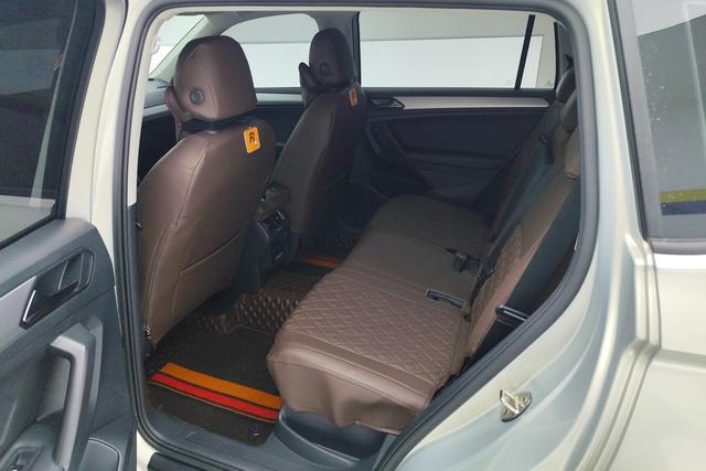 Volkswagen Tiguan L 2020 330 TSI AT 2 WD V — фото 16