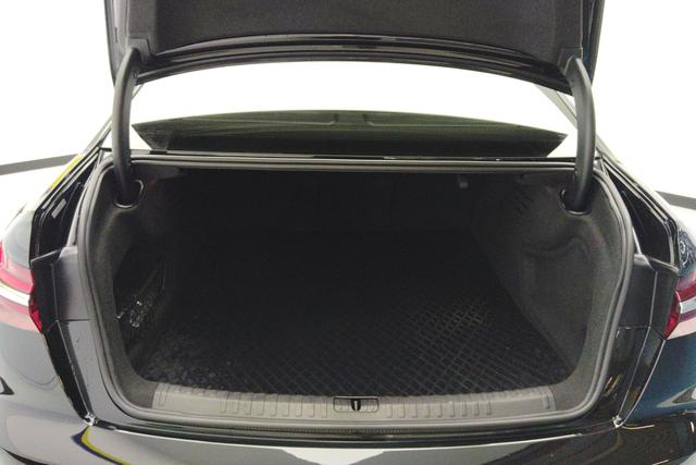 Audi A6L id 3857713 из Китая 10